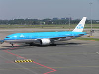 PH-BQA @ EHAM - KLM going onto stand - by Robert Kearney