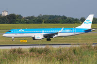 PH-EZA @ VIE - KLM cityhopper Embraer ERJ-190STD - by Chris J