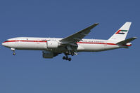 A6-ALN @ VIE - UAE - Royal Flight Boeing 777-200 - by Thomas Ramgraber-VAP