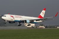 OE-LAE @ LOWW - AUSTRIAN AIRLINES - by Delta Kilo