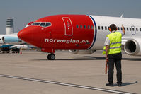 LN-KKI @ VIE - Norwegian Boeing 737-300 - by Dietmar Schreiber - VAP