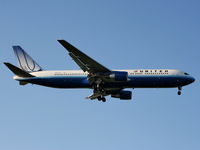 N654UA @ EGLL - United Airlines - by Chris Hall