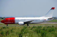 LN-KKT @ LOWW - Norwegian Boeing 737-300 - by Hannes Tenkrat