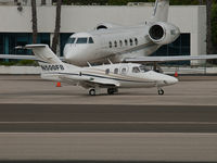 N500FB @ KSMO - N500FB taxiing - by Torsten Hoff