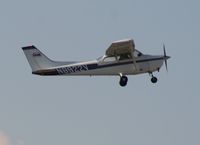 N8922V @ LAL - Cessna 172M - by Florida Metal