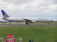 N69059 @ EIDW - Continental going to stand - by Robert Kearney