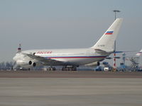 RA-96018 @ EHAM - Plane of Russische president Medvedev - by Caecilia van der Bos