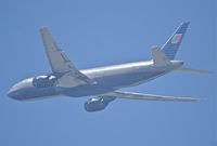N214UA @ KLAX - United Airlines Boeing 777-222, N214UA KLAX 25R departure - by Mark Kalfas