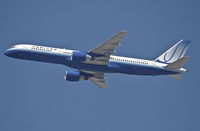 N518UA @ KLAX - United Airlines Boeing 757-222, N518UA KLAX 25R departure - by Mark Kalfas
