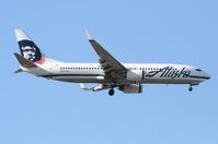 N577AS @ KORD - Alaska Airlines Boeing 737-890, Flt. #130 from PANC, RWY 10 approach KORD. - by Mark Kalfas