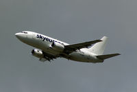 LY-AWG @ VIE - SkyEurope Airlines Boeing 737-522 - by Joker767