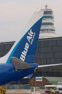 YR-BIC @ VIE - Blue Air Boeing 737-800