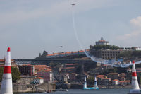 D-EUNA - Red Bull Air Race Porto 2009 - Extra EA-300LP - by Juergen Postl