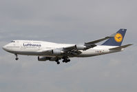D-ABVE @ EDDF - Lufthansa 747-400 - by Andy Graf-VAP