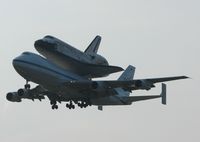 N911NA @ BAD - Landing at Barksdale Air Force Base with Discovery for the night on its way back to Florida. 09/20/09