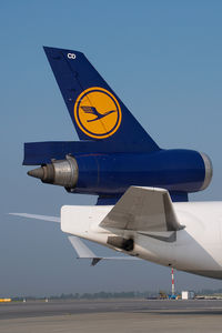D-ALCD @ VIE - Lufthansa MD11