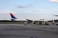 N832MH @ MCO - Delta 767-400 - by Florida Metal