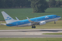 PH-BGD @ VIE - KLM - Royal Dutch Airlines Boeing 737-7K2(WL) - by Joker767