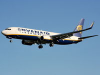 EI-EBS @ EGGP - Ryanair - by Chris Hall