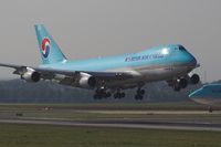 HL7448 @ LOWW - Korean Air Cargo - by Delta Kilo