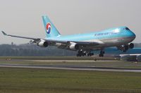 HL7448 @ LOWW - Korean Air Cargo - by Delta Kilo