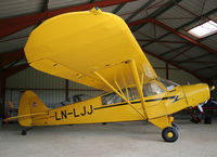 LN-LJJ photo, click to enlarge LN-LJJ photo, click to enlarge