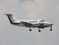 N572M @ TPA - Beech 200