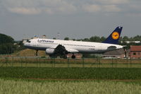 D-AIQB @ EBBR - landing on rwy 25L - by Daniel Vanderauwera
