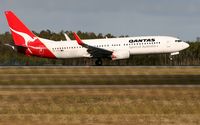 VH-VYG @ BNE - Qantas 738 Australind touchdown at Brisbane