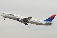 N16065 @ DUS - Delta Air Lines Boeing 767-332(ER) - by Joker767