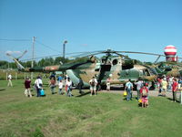 707 photo, click to enlarge