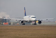 D-AIPY @ LOWW - Lufthansa - by Delta Kilo