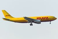 OO-DLU @ EDDF - short final RW07R