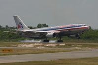N14077 @ MDSD - American airlines with its main landing gear on the ground - by SHEEP GANG