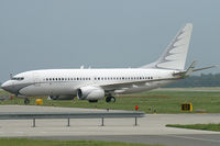 P4-RUS @ VIE - Boeing 737-700