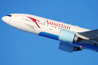 OE-LPA @ LOWW - Austrian Boeing 777-2Z9, c/n: 28698 two beacons