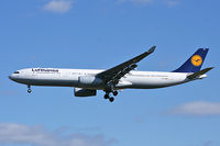 D-AIKB @ DFW - Lufthansa landing at DFW