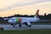CS-TTP @ LPPR - Taxing to park at Porto airport, Portugal at Christmas day