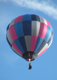 G-CDAD - FLYING OVER THE CENTRE OF FARNHAM SURREY - by BIKE PILOT