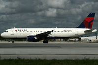 N376NW @ FLL - visitor - by Wolfgang Zilske