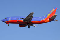 N510SW @ LAS - Southwest Airlines N510SW (FLT SWA3071) from San Jose Int'l (KSJC) on final approach to RWY 25L. - by Dean Heald