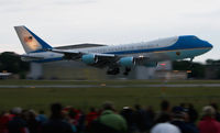 82-8000 @ EDDC - Mr. President Obama first visit in Dresden - by Marcus Valentin