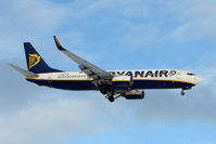 EI-DHR @ EGNX - Ryanair B737 landing at East Midlands - by Terry Fletcher