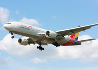 HL7500 @ EGLL - Asiana - by vickersfour