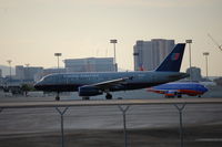 N844UA @ LAS - Positioning rwy 25R
