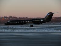 N269HM @ KLUK - Larry Flynt's G-IV Hustler, looking sharp in jet-black. - by Kevin Kuhn
