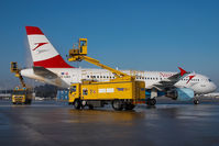 OE-LBO @ VIE - Austrian Airlines Airbus 320 - by Dietmar Schreiber - VAP