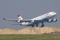 OE-LAG @ LOWW - Austrian Airlines A340-200 - by Andy Graf-VAP
