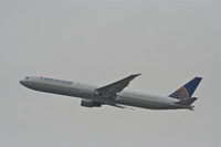 N76055 @ KLAX - Continental Boeing 757-424ER, 25R departure KLAX. - by Mark Kalfas