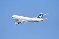B-HOT @ KLAX - Cathay Pacific Boeing 747-467, 25R departure KLAX. - by Mark Kalfas